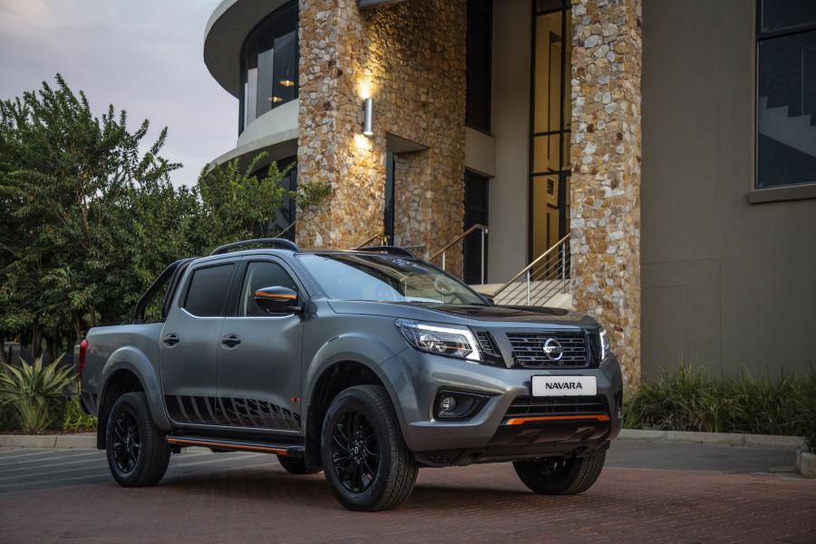  Nissan Navara Stealth Double Cab (D23) 2019 года  (ZA) (фото 1 из 32)
